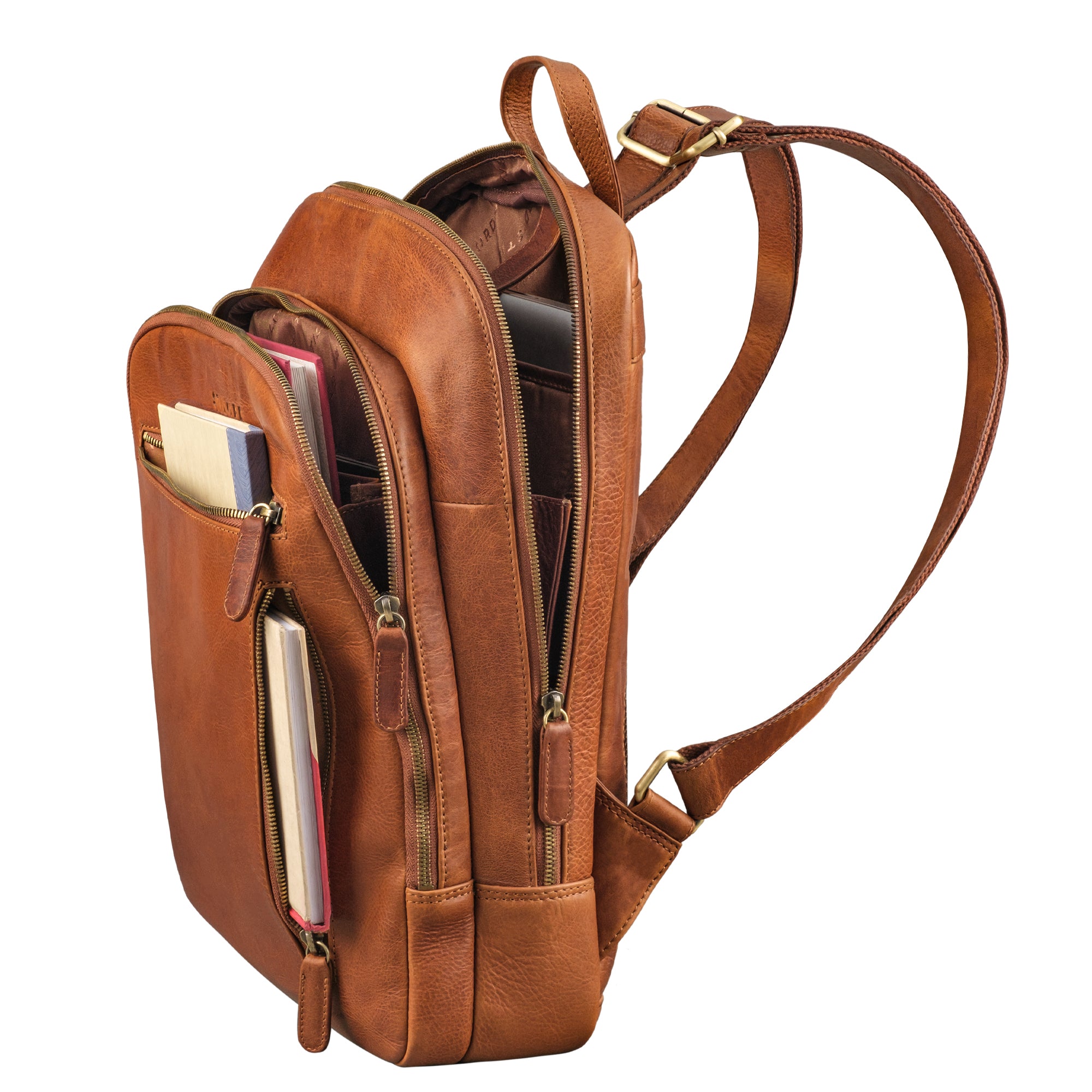 Rucksack Damen cognac im gefüllten Zustand aus der seitlichen Perspektive